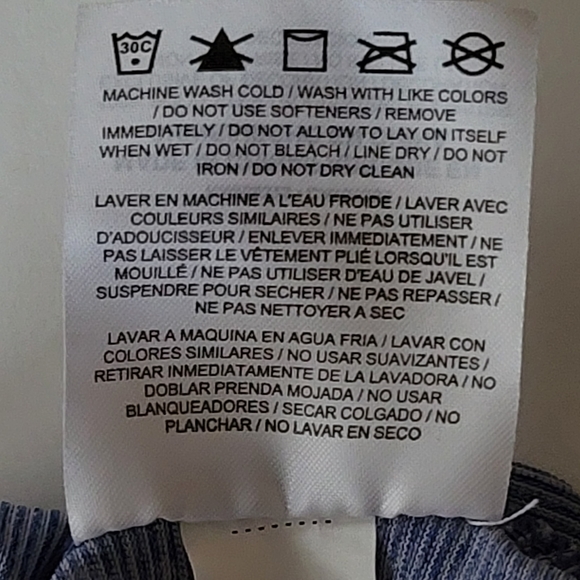 The Nike Tee Athletic Cut Dri-Fit. Size S - Picture 6 of 6